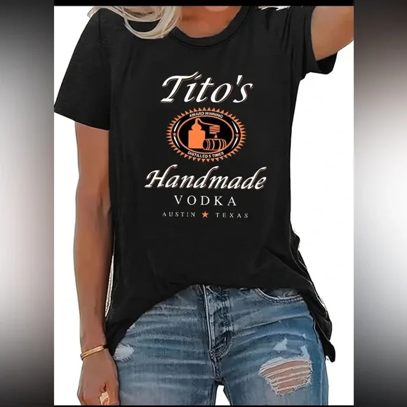 🆕 Tito’s Vodka Graphic & Letter Print Crew Neck T-Shirt - Black - Picture 4 of 5